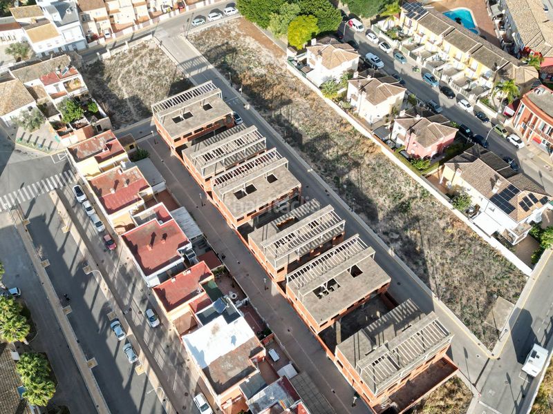 Foto b210ad02-94fc-4519-9188-162b8d22c494. Casa adossada a Poblets (els)