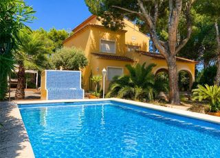 Chalet in Las Rotas / Les Rotes