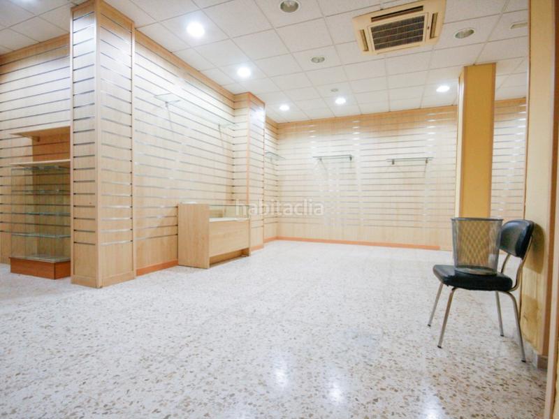 Foto 36fc66fc-5a4b-4b56-b5f9-5918ac44bfa1. Alquiler local comercial ideal local en el centro del pueblo en Coín