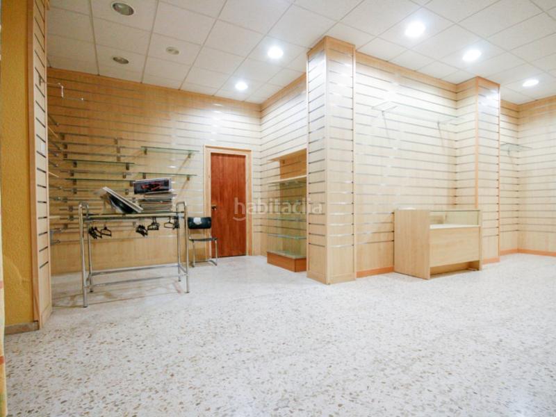 Foto 9c220f7b-d32c-4655-a253-953d0c1d9724. Alquiler local comercial ideal local en el centro del pueblo en Coín