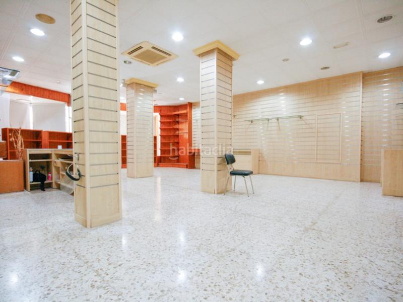 Foto a887c6f0-0591-48db-96b1-1282d6edc094. Alquiler local comercial ideal local en el centro del pueblo en Coín