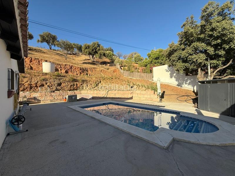 Foto 149eb8bf-ce1b-48f9-8073-21b164c63b9a. Casa preciosa finca con afo en Coín