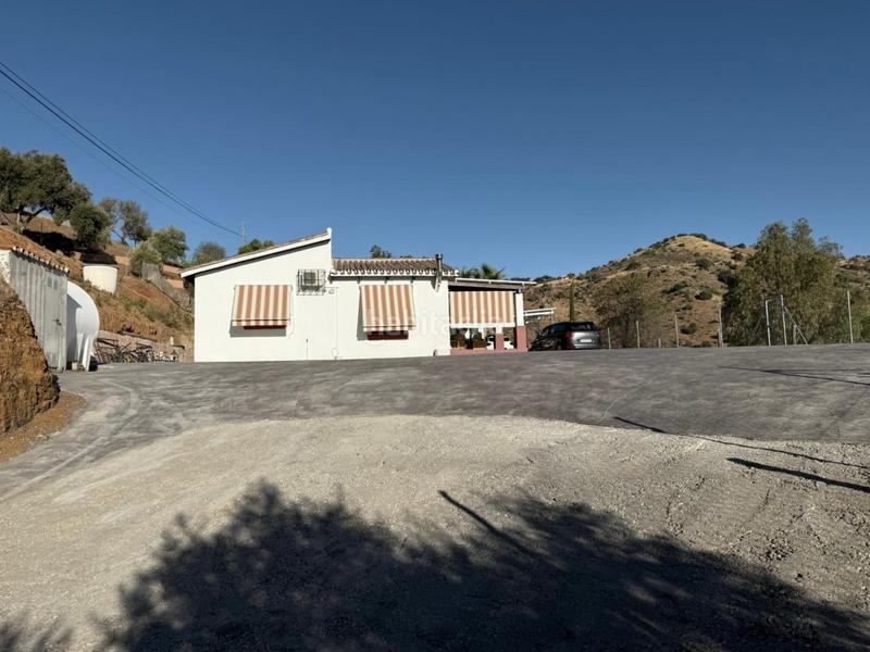 Foto 3ee7c8be-f6ba-478c-9d74-c515ae85f878. Casa preciosa finca con afo en Coín