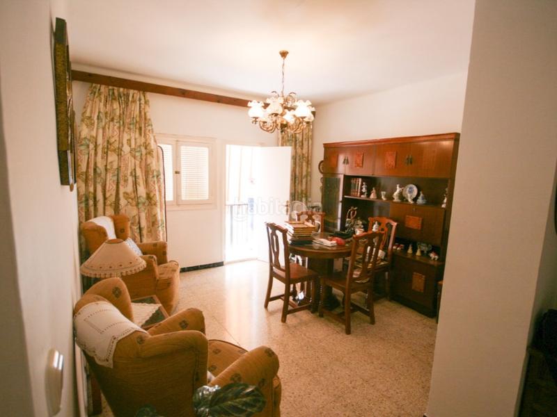 Foto b9c1b699-258b-4fed-b1fd-3681b0673582. Pis a Coín