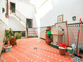 Casa a schiera  Calle matadero. Amplia casa en el centro con patio