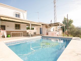 Casale in Coín. Preciosa finca a solo 1 km del pueblo