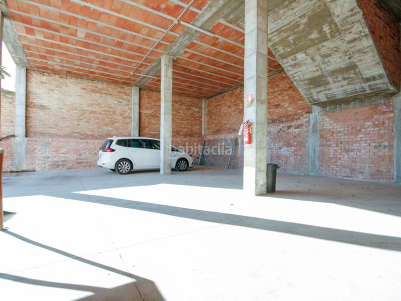 Foto e55eb9ca-9079-41a5-89e4-7cd0512651f3. Local commercial dans Guaro