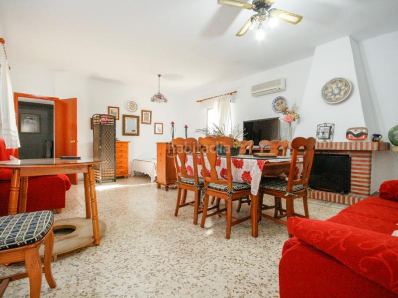 Foto d59ef4d3-3b18-49a2-950a-94b7215b749a. Haus mit parking in Coín