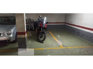 Car parking in Vila de Gràcia. Plaza de parquing en gràcia