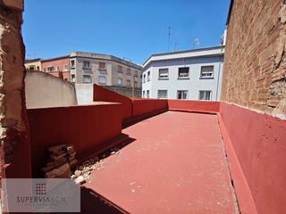 Casa a Collblanc. Vendemos casa de dos plantas en collblanc