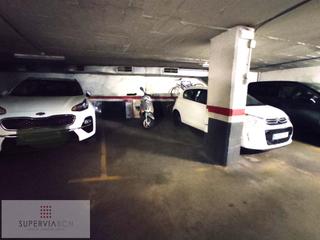 Parking coche en El Camp de l´Arpa del Clot. Vendemos plaza de parking amplia en el clot