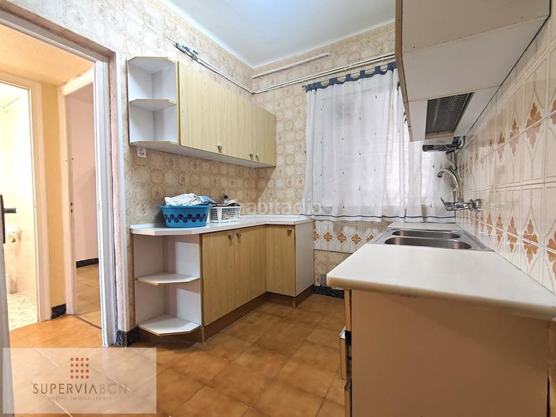 Foto 1bff4e75-f922-40bf-84ea-957b5a56da31. Piso se vende amplio piso en el guinardó en Baix Guinardó Barcelona