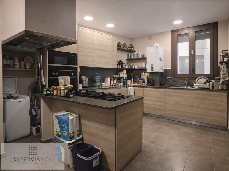 Foto 4beb1dab-6dc2-46dc-b0cb-76c281c6c2fb. Pis a Gòtic Barcelona