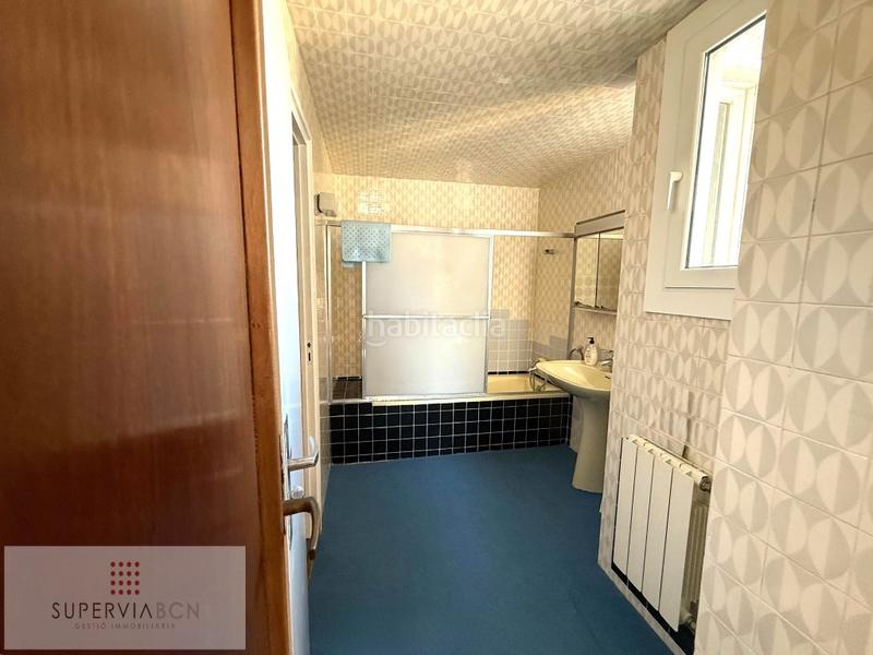 Foto 31f9e12b-d318-44ee-bdc3-8c6b9c1c7aa1. Gebäude in Collblanc Hospitalet de Llobregat (L´)