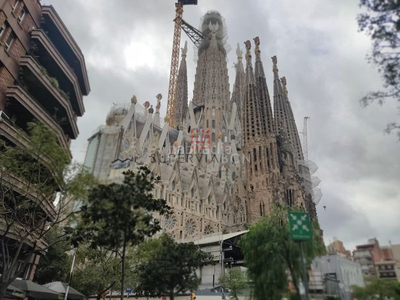 Foto 86209d6f-766f-44fe-a9c5-37eceb270fb4. Pis a Sagrada Família Barcelona