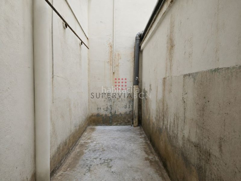 Foto a922ea89-4b98-406d-9f20-a3e53409ffde. Local comercial a Carmel Barcelona
