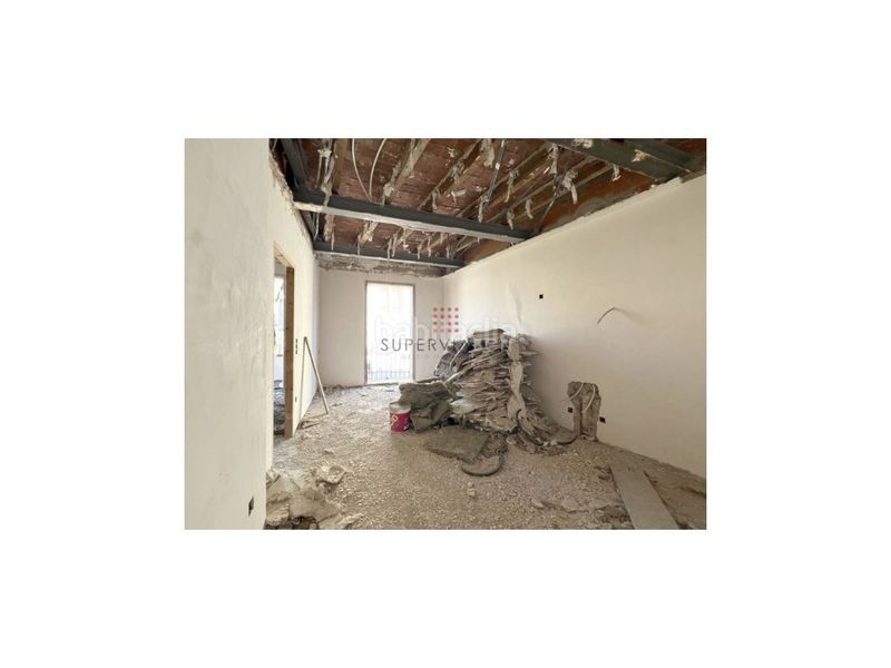 Foto f52212f2-12b7-48c4-b254-be01c0a53bc6. Edifici a Olot