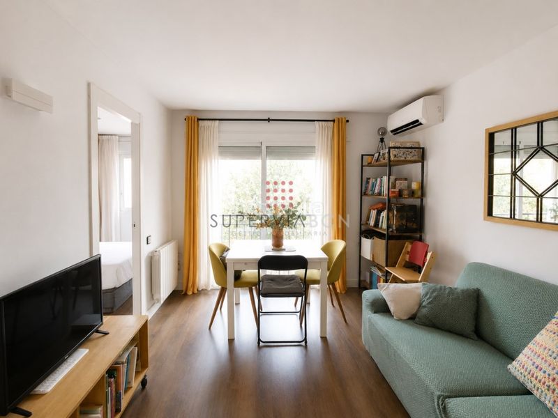 Foto d121800f-2906-41c5-92f3-d76e8f68fcbf. Pis a Carmel Barcelona