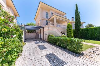 Chalet en Calle chafarinas 1d. Respirar, vivir y disfrutar descubre en la loma, tu nuevo hogar.