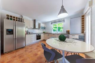 Chalet in Calle chafarinas 1d. Respirar, vivir y disfrutar descubre en la loma, tu nuevo hogar.