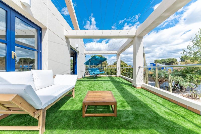 Foto 09bc15f4-c781-4d20-a83b-7044e7d4b657. Chalet exquisita vivienda con detalles de ensueño !!! en Alicante