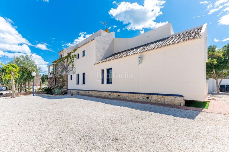 Foto 34e8e02d-b8fc-4a1d-88c7-dc57d9685d75. Chalet exquisita vivienda con detalles de ensueño !!! en Alicante