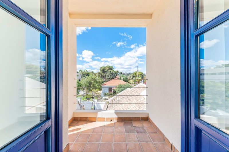Foto 7d363fdc-a4a2-4d0c-97a2-9e312e015871. Chalet exquisita vivienda con detalles de ensueño !!! en Alicante