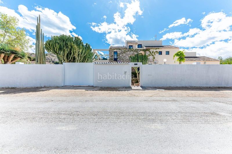 Foto ac58ff8e-0ece-4b39-a716-73e96849d718. Chalet exquisita vivienda con detalles de ensueño !!! en Alicante