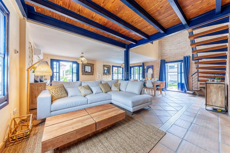 Foto bb3c75e5-c7ac-47b8-ac3f-830dd191ae7c. Chalet exquisita vivienda con detalles de ensueño !!! en Alicante
