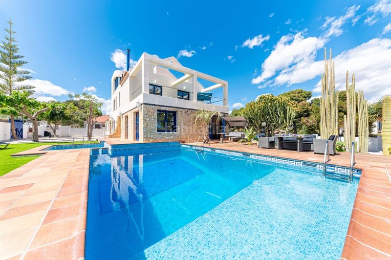 Foto bd0b581b-3c35-4d10-9bc3-38521ef30507. Chalet exquisita vivienda con detalles de ensueño !!! en Alicante