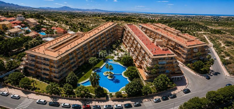 Foto fefffb6a-0b11-4b58-a33e-e0b4c3eb3d99. Pis amb calefacció aparcament piscina a Campello Playa Campello (el)
