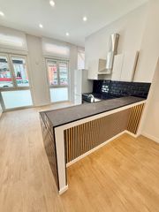 Zweistöckige Wohnung  Calle de eduardo requenas