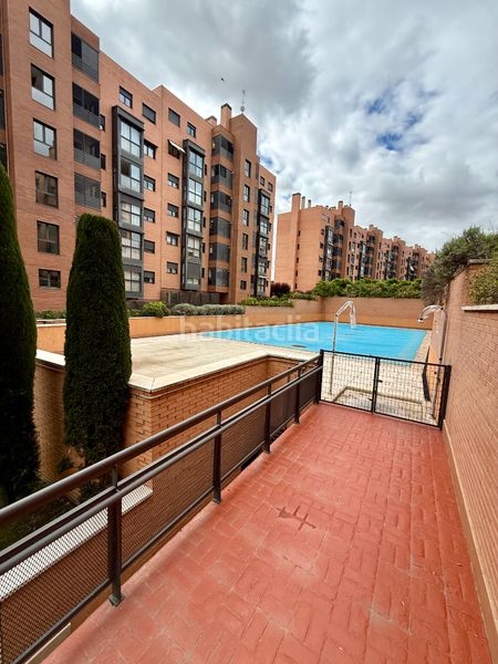 Foto 89e2f4ca-8702-43d2-ba65-3cb94118d80e. Pis amb calefacció piscina a Sanchinarro Madrid