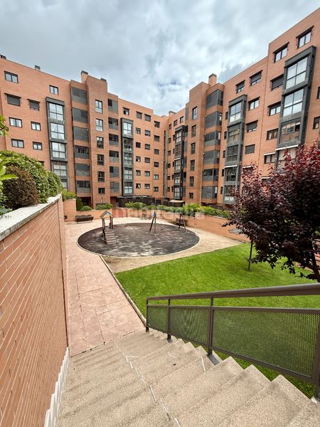 Foto ff6078f1-b1a0-4133-b2f2-76103b7026c0. Pis amb calefacció piscina a Sanchinarro Madrid
