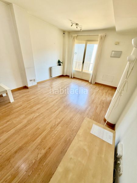 Foto e59a14c9-adb0-4b3a-a31c-16429487ee6d. Piso en calle mendívil 33a en Numancia Madrid