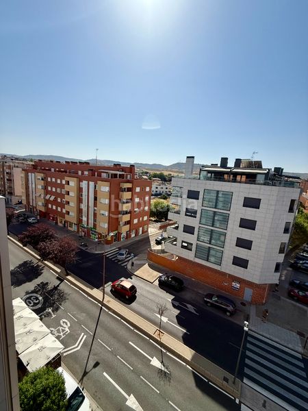 Foto 51a0903c-f643-490c-a6a8-bfe1dd960dc5. Lloguer àtic amb calefacció aparcament piscina a Guadalajara