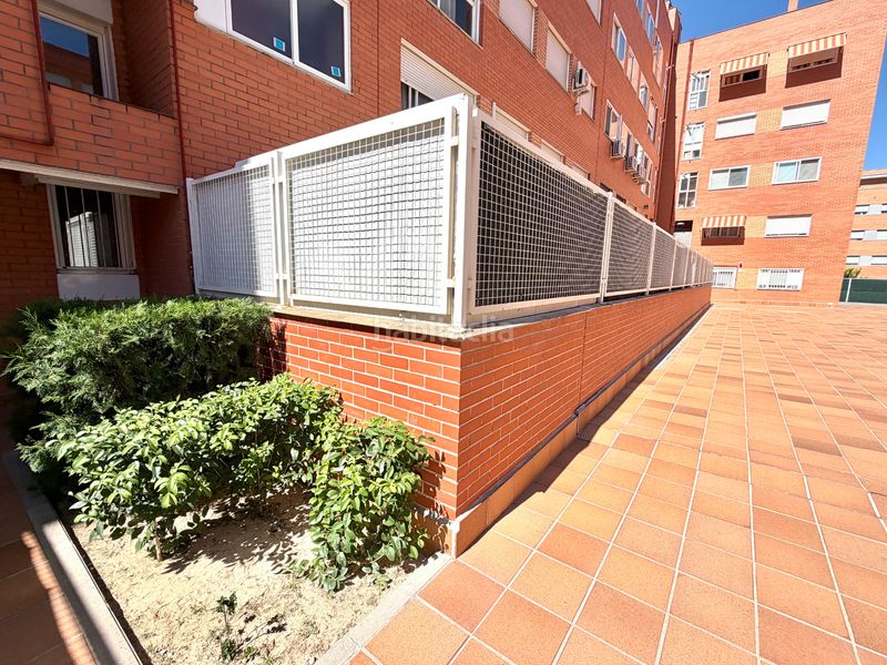 Foto a969b49d-1948-431b-8182-667868c99501. Pis amb calefacció aparcament piscina a Parla este Parla