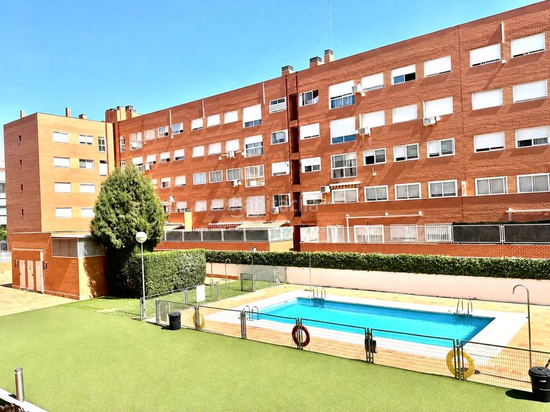 Foto f19b17b1-2611-454e-a842-8a06fea2d66c. Piso en Parla este Parla