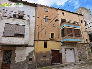 Casa adossada a Arbeca. Casa de unos 125 m2 en el municipio de arbeca.