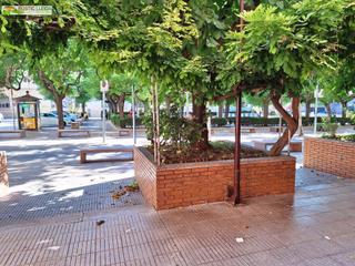 Location Local commercial à Tàrrega. Local comercial de unos 25 m2 con terraza, en el centro de tàrre