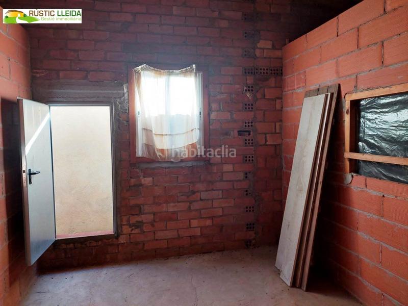 Foto ab332f88-21db-450d-b605-ac96bbcef884. Maison avec parking dans Conesa