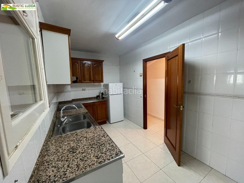 Foto c565ab9d-45e2-49f6-9199-998405b312d1. Pis amb aparcament a Mollerussa