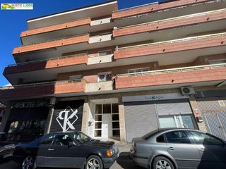 Pis  De la pau. Magn�fico piso en la mejor zona de mollerussa.