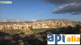 Masia a Juncosa. Gran oportunidad  casa de pueblo con almacenes en el centro de j