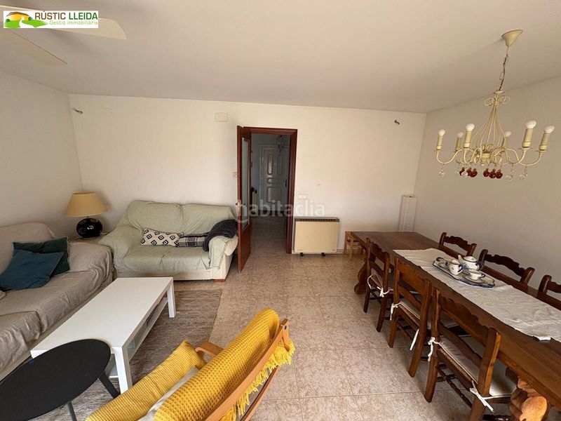 Foto f80617f2-44a5-412f-a76d-21403f0471b3. Casa adossada amb aparcament a Castellserà