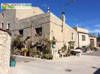 Casa in Sant Martí de Riucorb. Casa en sant martí de maldà.
