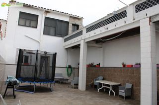 Haus in Ivars d´Urgell. Una casa con acceso desde dos calles y un sinfín de posibilidade