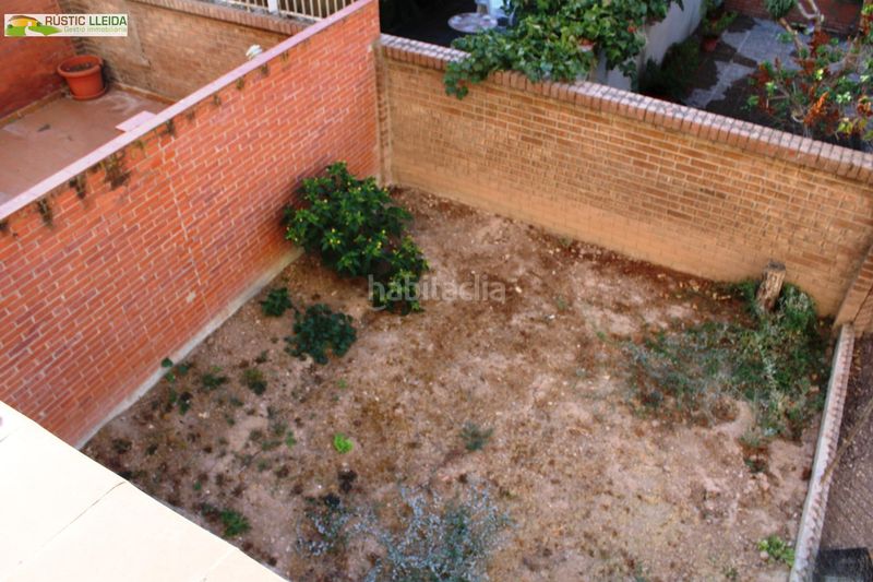 Foto 11f89c48-f23e-4916-8bac-f16ed95faf60. Casa adossada amb calefacció aparcament a Tàrrega