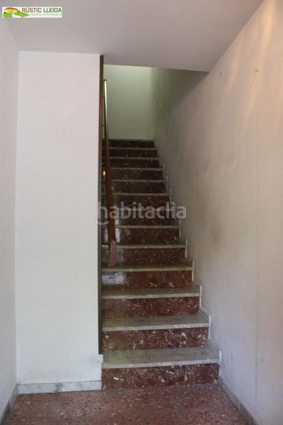 Foto 3e6a6f4d-4dff-49ea-bf2c-c0f637c4ea8a. Casa adossada amb calefacció aparcament a Tàrrega