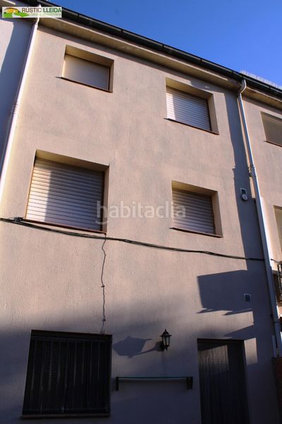Foto 98d57275-b97c-4390-a78e-f15d1b69814f. Casa adossada amb calefacció aparcament a Tàrrega